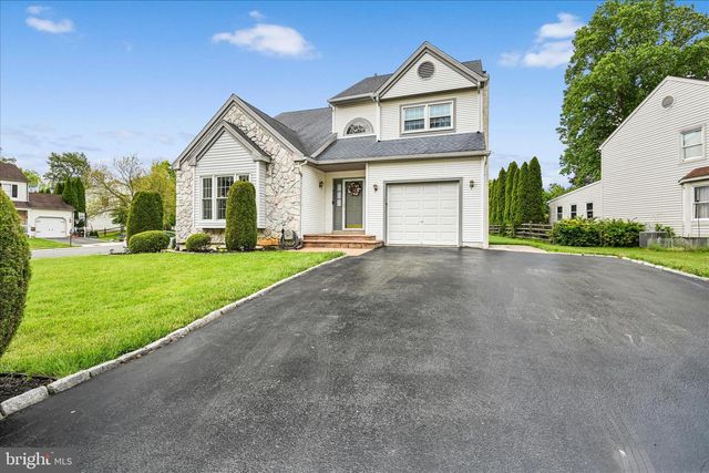 232 BEATRICE LN, Aston, PA 19014