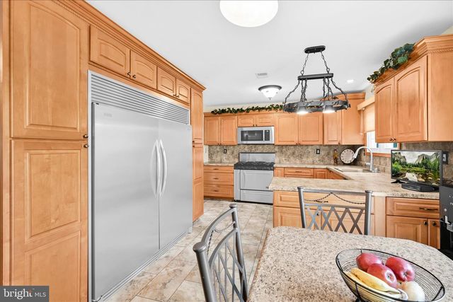 232 BEATRICE LN, Aston, PA 19014