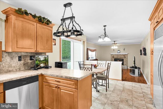 232 BEATRICE LN, Aston, PA 19014