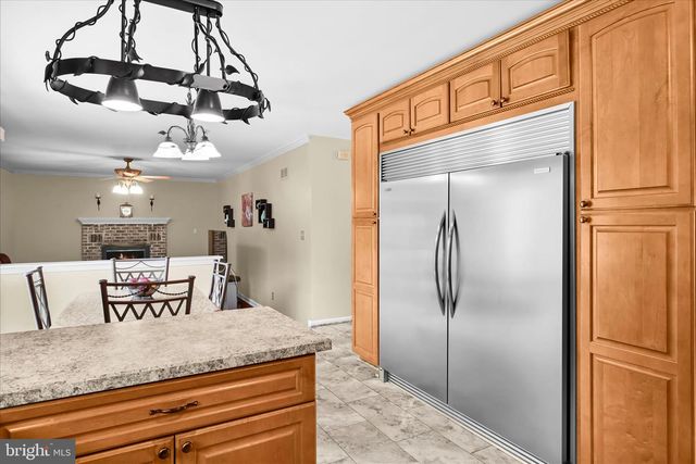 232 BEATRICE LN, Aston, PA 19014