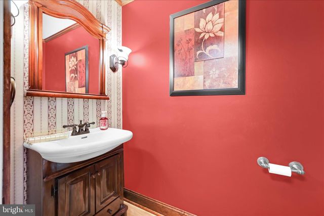 232 BEATRICE LN, Aston, PA 19014