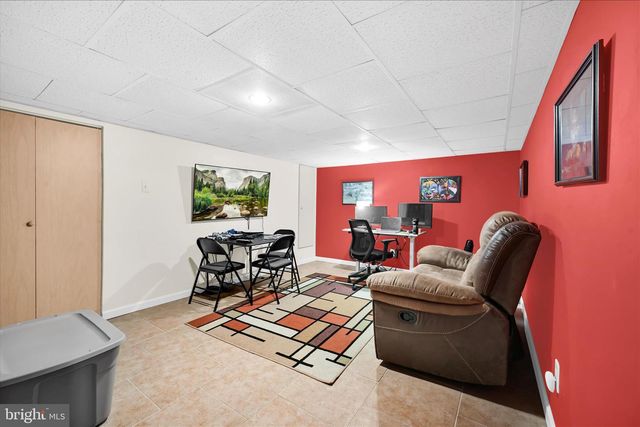 232 BEATRICE LN, Aston, PA 19014