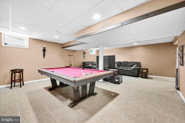 232 BEATRICE LN, Aston, PA 19014