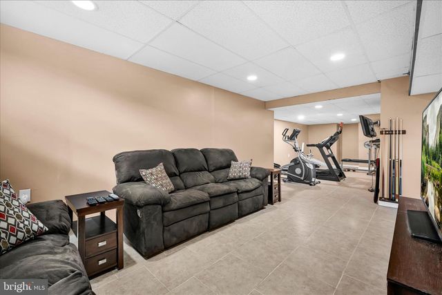 232 BEATRICE LN, Aston, PA 19014