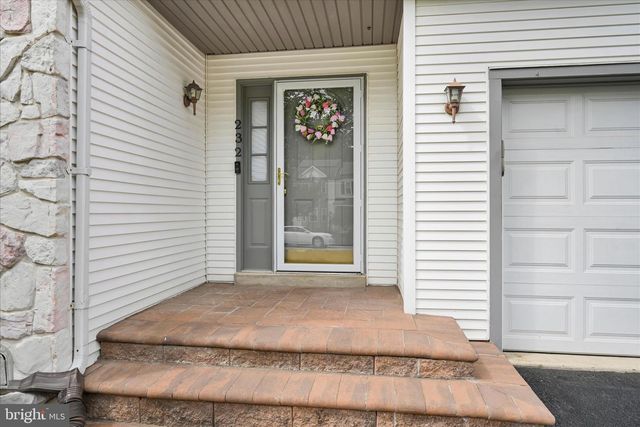232 BEATRICE LN, Aston, PA 19014