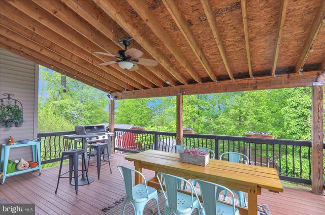 110 CLARION DR, Douglassville, PA 19518