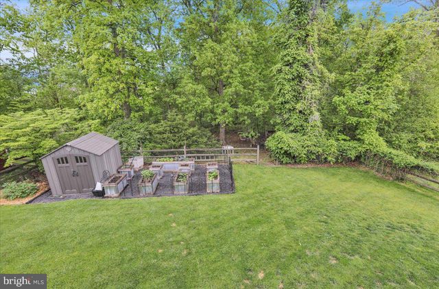 110 CLARION DR, Douglassville, PA 19518