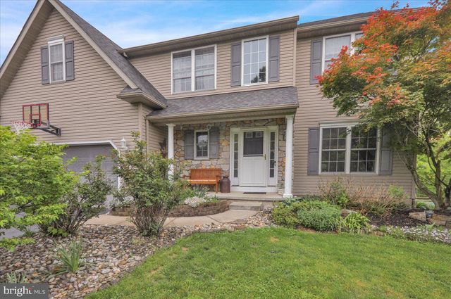 110 CLARION DR, Douglassville, PA 19518