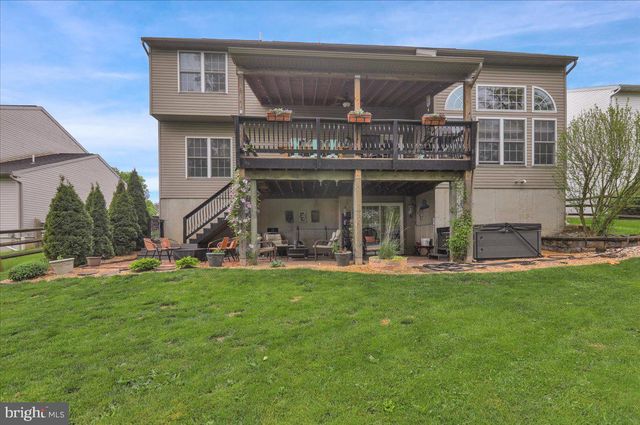 110 CLARION DR, Douglassville, PA 19518