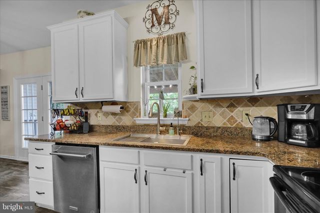 110 CLARION DR, Douglassville, PA 19518