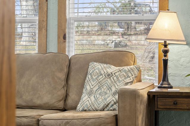 405 W College Street, Branson, MO 65616