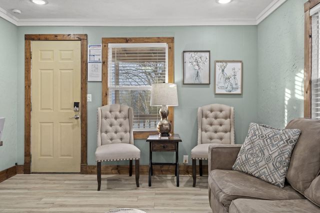 405 W College Street, Branson, MO 65616