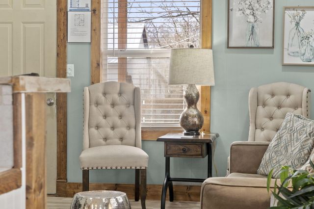 405 W College Street, Branson, MO 65616