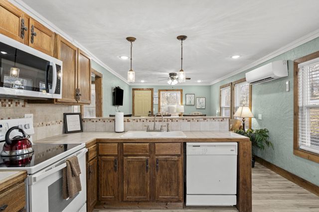 405 W College Street, Branson, MO 65616