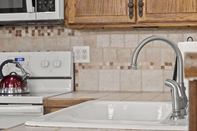 405 W College Street, Branson, MO 65616