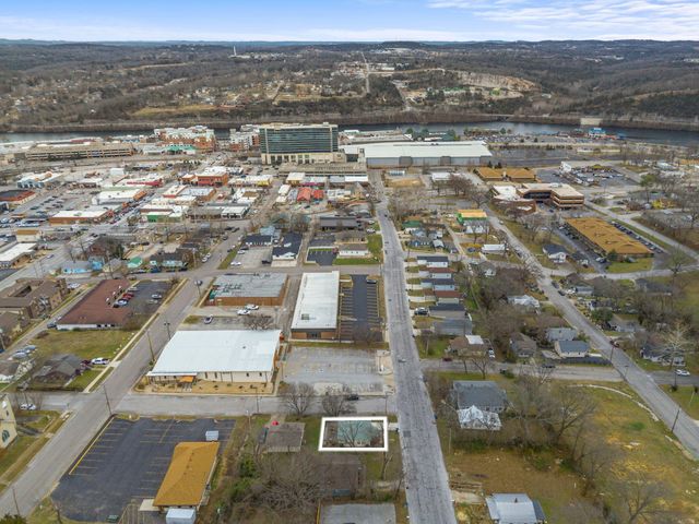 405 W College Street, Branson, MO 65616