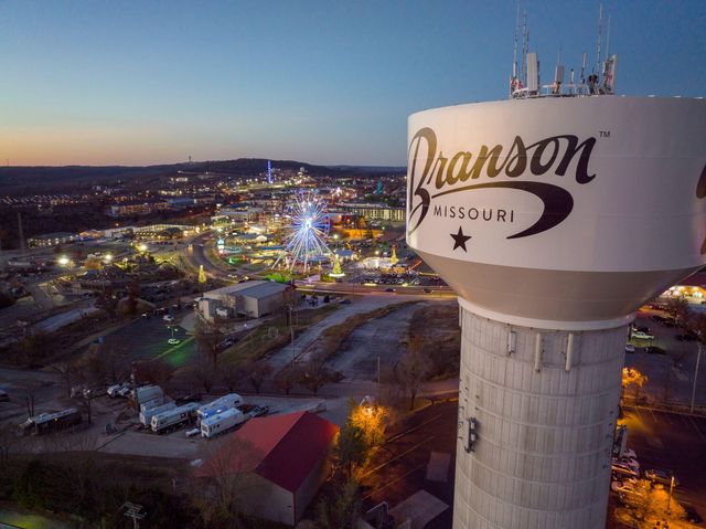 405 W College Street, Branson, MO 65616