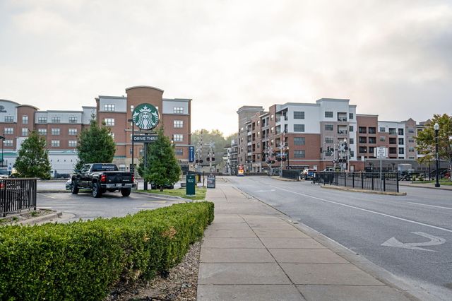 405 W College Street, Branson, MO 65616