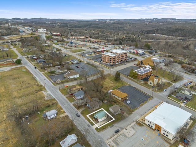 405 W College Street, Branson, MO 65616