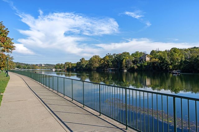 405 W College Street, Branson, MO 65616