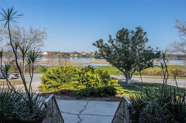 555 LAKE HOLLINGSWORTH DRIVE, Lakeland, FL 33803