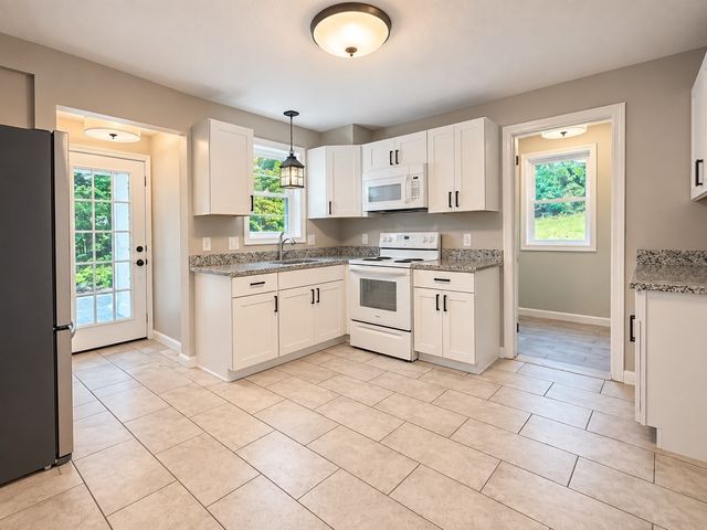 39 Van Buren St 39, Canton, MA 02021