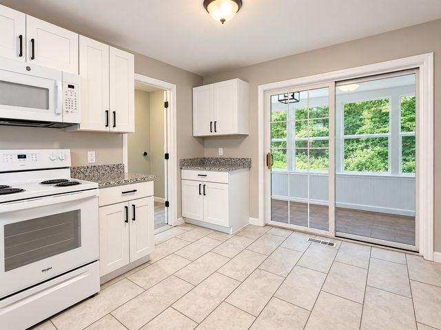 39 Van Buren St 39, Canton, MA 02021