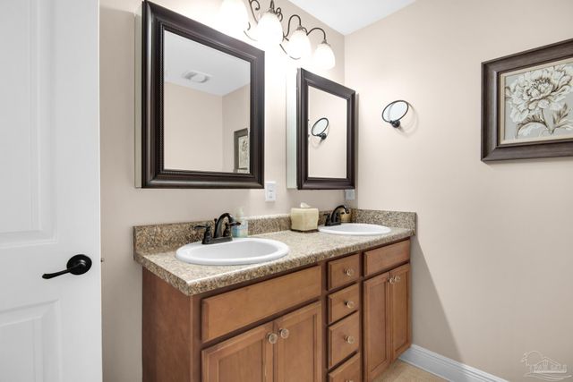 323 N Reus St, Pensacola, FL 32501