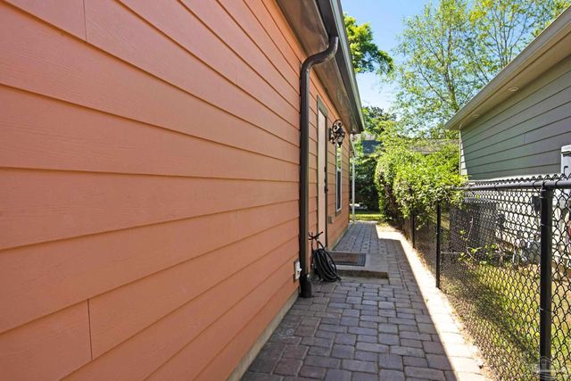 323 N Reus St, Pensacola, FL 32501