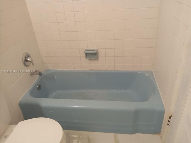 5861 NE 18th Ave 2, Fort Lauderdale, FL 33334