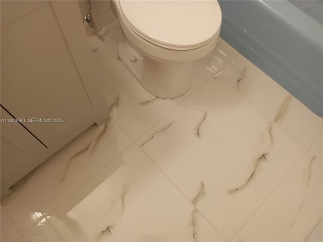 5861 NE 18th Ave 2, Fort Lauderdale, FL 33334