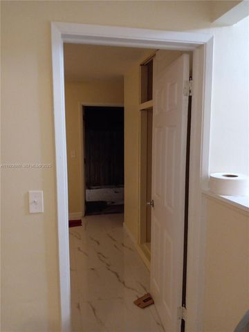 5861 NE 18th Ave 2, Fort Lauderdale, FL 33334