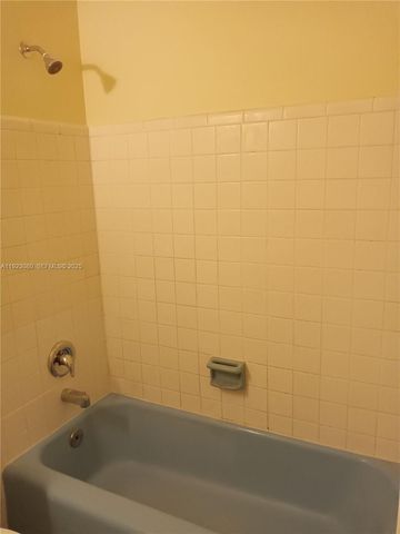 5861 NE 18th Ave 2, Fort Lauderdale, FL 33334