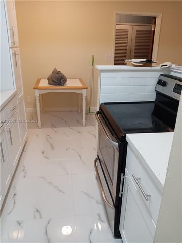 5861 NE 18th Ave 2, Fort Lauderdale, FL 33334