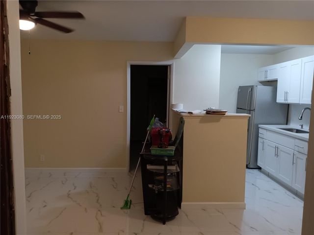 5861 NE 18th Ave 2, Fort Lauderdale, FL 33334