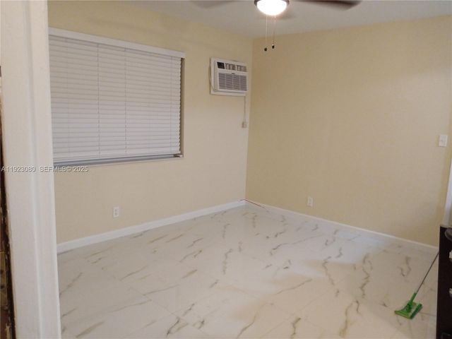 5861 NE 18th Ave 2, Fort Lauderdale, FL 33334