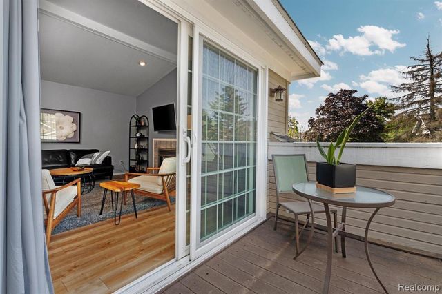 6625 Fireside Court, West Bloomfield Charter Township, MI 48322