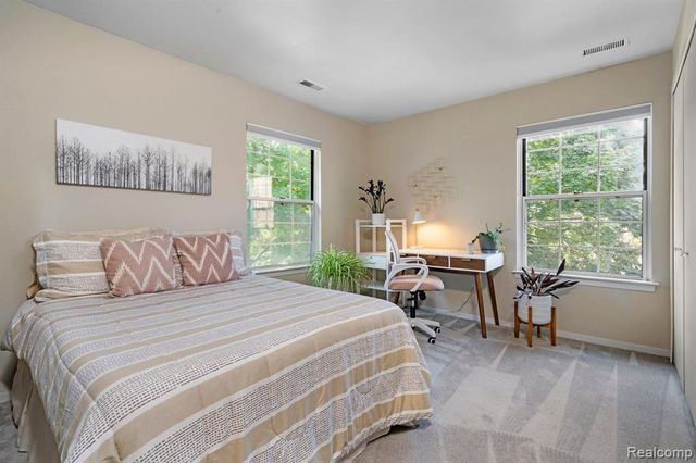 6625 Fireside Court, West Bloomfield Charter Township, MI 48322