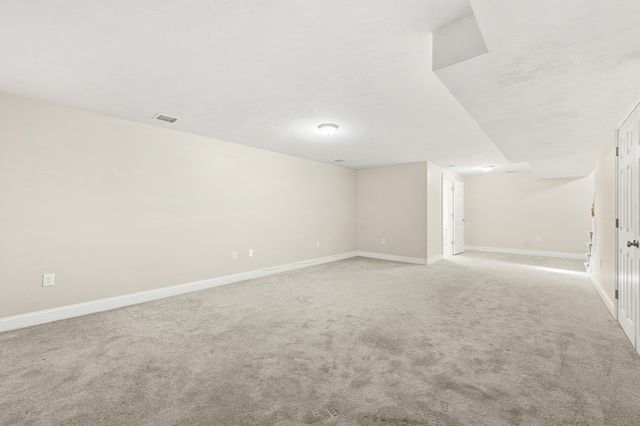 877 Brockton Ave 877, Abington, MA 02351