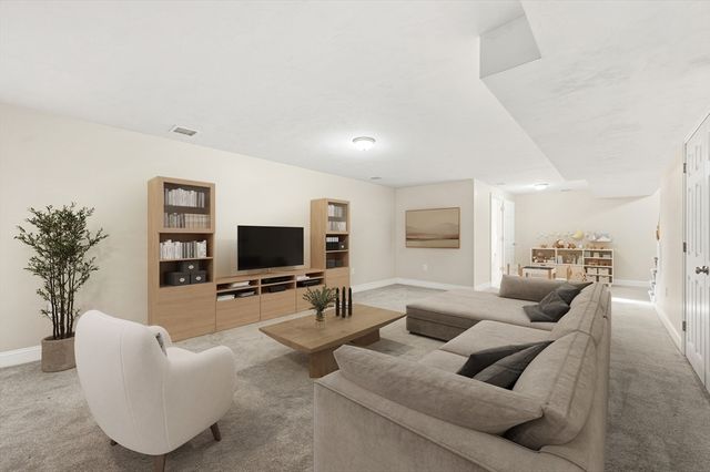 877 Brockton Ave 877, Abington, MA 02351