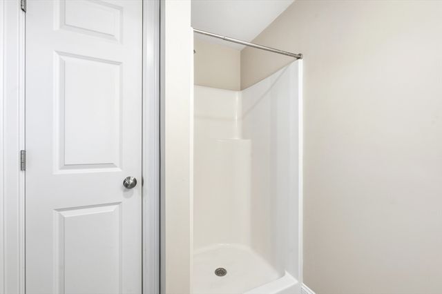 877 Brockton Ave 877, Abington, MA 02351