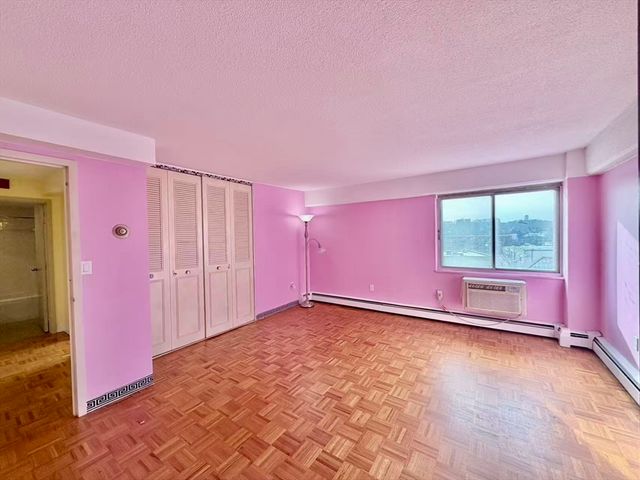 1025 Hancock St 6J, Quincy, MA 02169