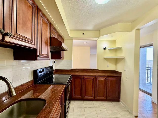 1025 Hancock St 6J, Quincy, MA 02169