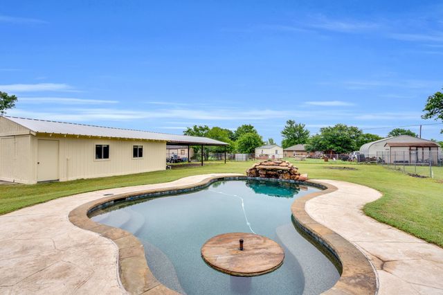 132 Prairie View Lane, Red Oak, TX 75154