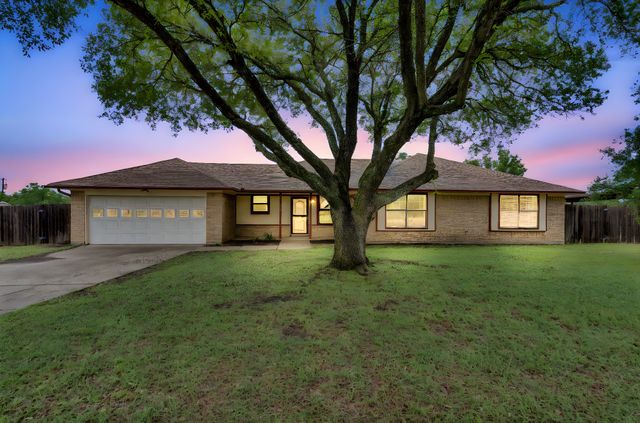 132 Prairie View Lane, Red Oak, TX 75154
