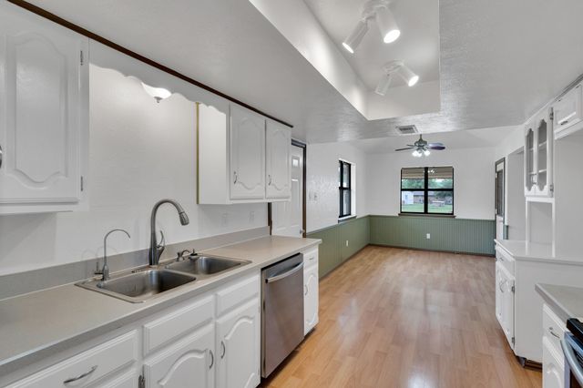 132 Prairie View Lane, Red Oak, TX 75154