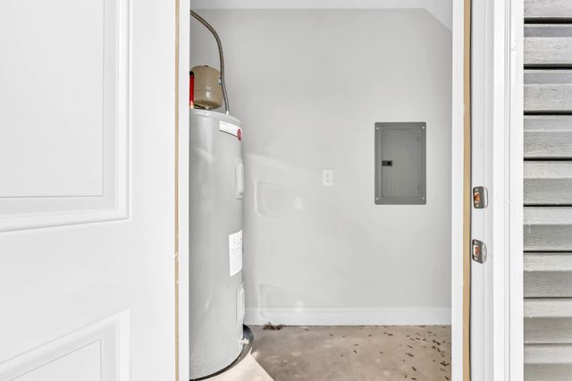 109 Quarry Point Dr, Clarksville, TN 37043