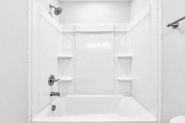 109 Quarry Point Dr, Clarksville, TN 37043