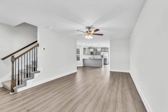 109 Quarry Point Dr, Clarksville, TN 37043