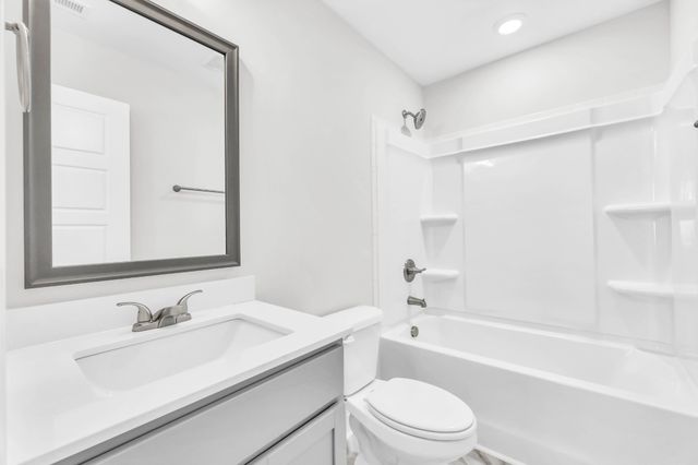 109 Quarry Point Dr, Clarksville, TN 37043